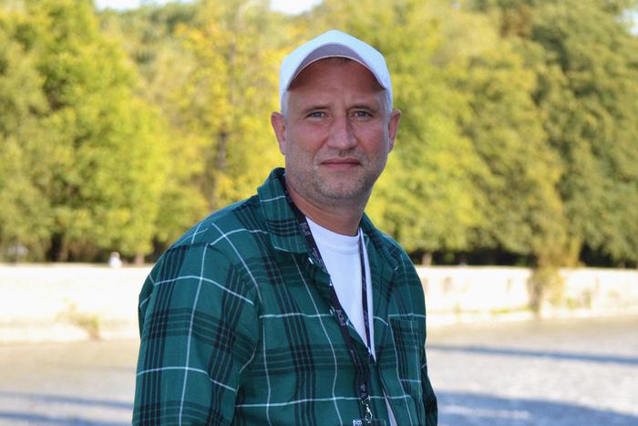 "Умирать на съёмочной площадке точно не надо". Metro взяло интервью у известного режиссёра Юрия Быкова