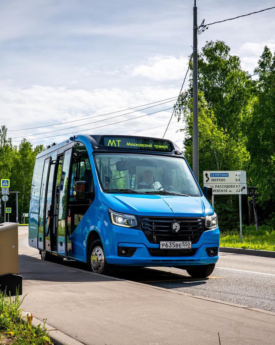 Более 40 современных автобусов малого класса пришли в парки Мосгортранса