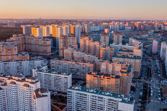 В Новых Котельниках три многоэтажки пострадали в результате атаки дронов ВСУ