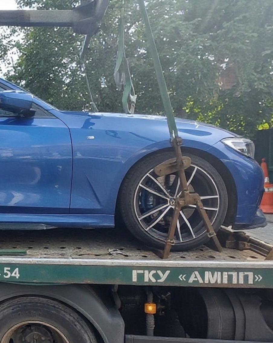 Более 19 тысяч авто нарушителей переместили с мест для инвалидов эвакуаторы "Московского паркинга" с начала года