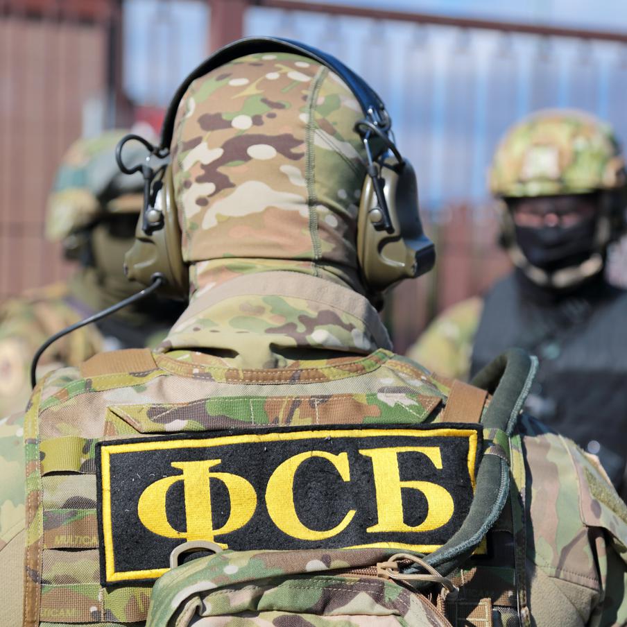 В Петербурге вынесли приговор паре за госизмену: 13 лет колонии каждому. По данным суда, они выполняли задания сотрудника ГУР Минобороны Украины, а задержали их в Саратовской области при попытке выехать в Казахстан