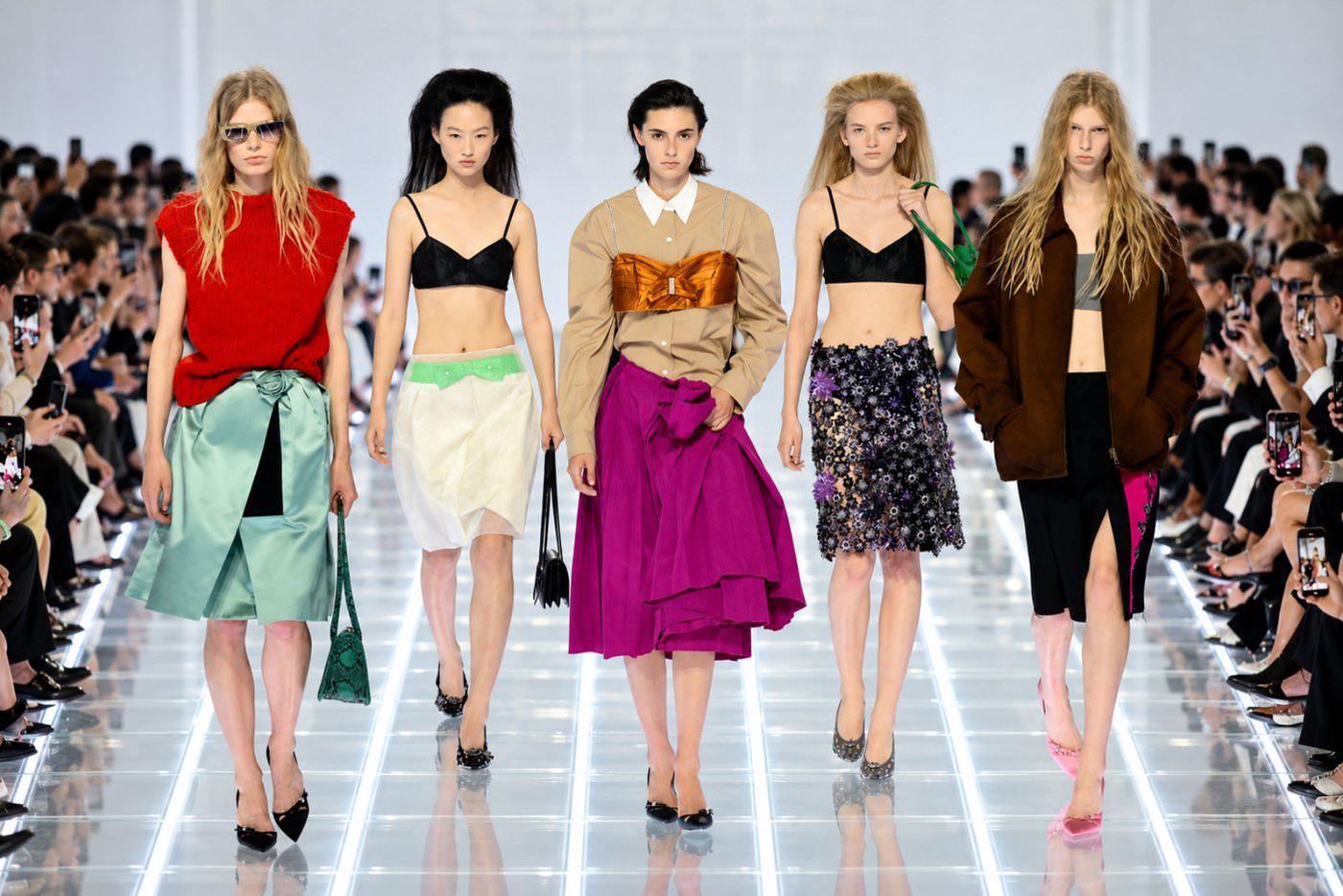 Prada отменила брюки: 7 юбок, которые стоит достать из шкафа уже сейчас