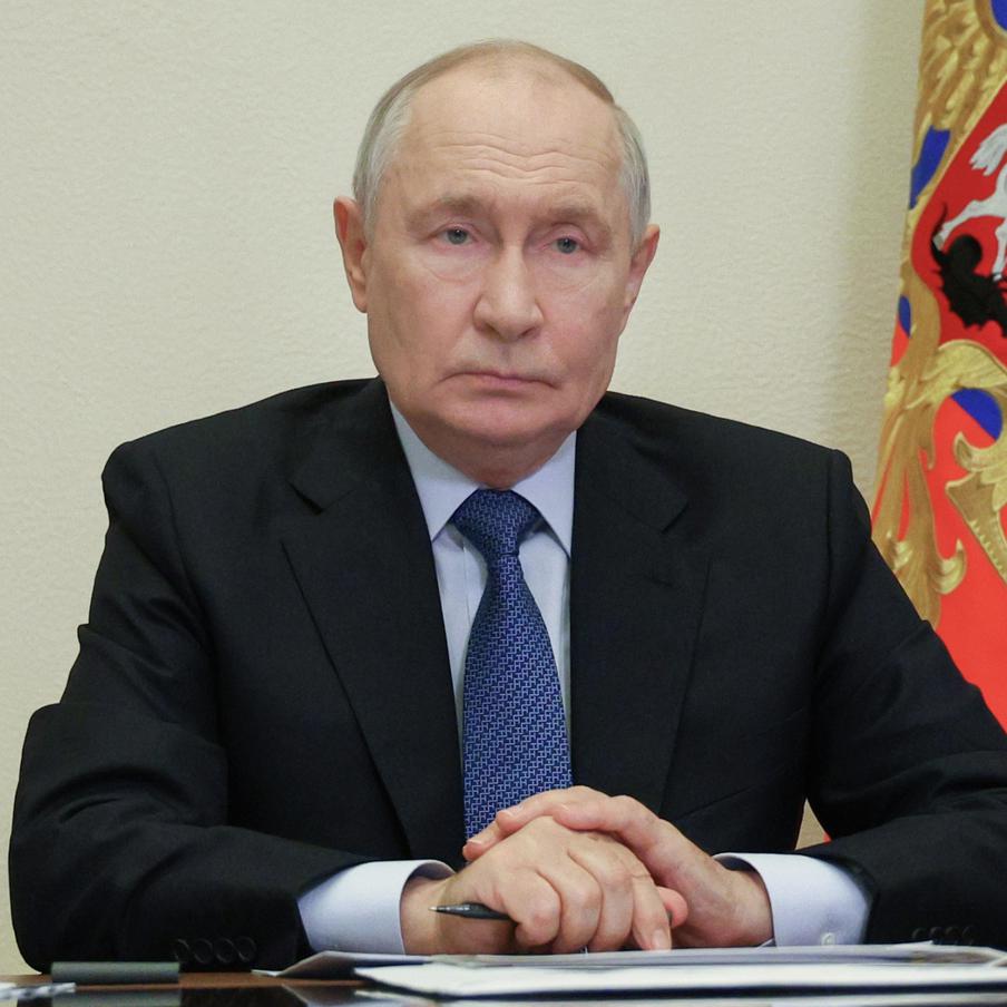 Путин призвал Украину отказаться от эскалации конфликта с Россией. В противном случае в отношении Киева будут приняты все необходимые меры для предотвращения новых украинских провокаций