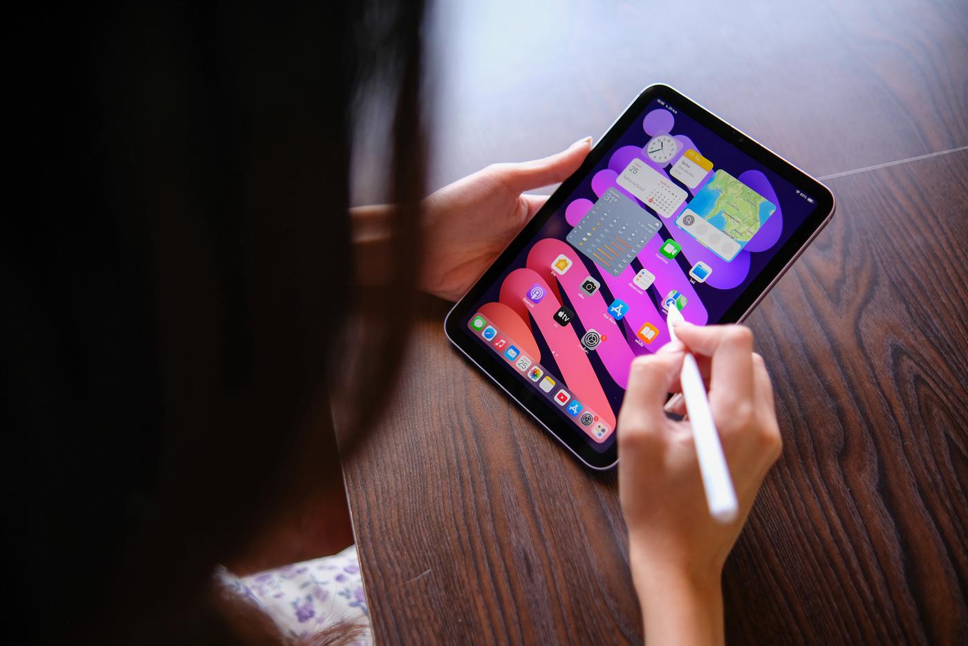 Изображения новых устройств компании Apple появились в Сети за месяц до презентации