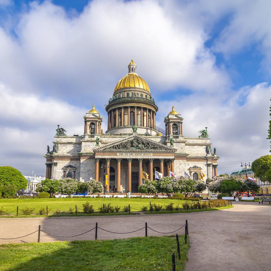 В Санкт-Петербурге анонсировали скорую отмену коронавирусных ограничений. Действовавшие на протяжении шести лет ограничения на проведение массовых мероприятий будут отменены в северной столице уже 1 октября. Они были введены для борьбы с распространением коронавирусной инфекции среди населения в период пандемии, охватившей мир