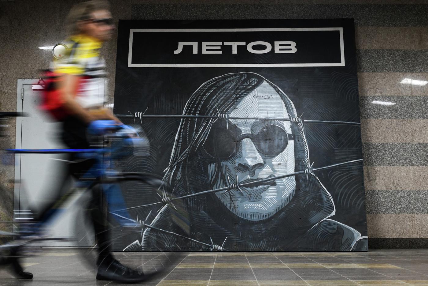 Могилу Егора Летова осквернили в Омске