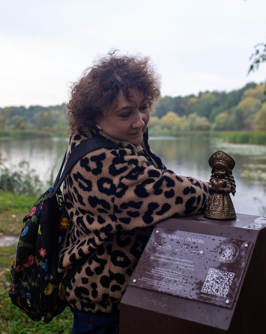 Забавные фигурки спрятаны в разных частях парка. Обойдя их всех, вы совершите шикарную осеннюю прогулку
