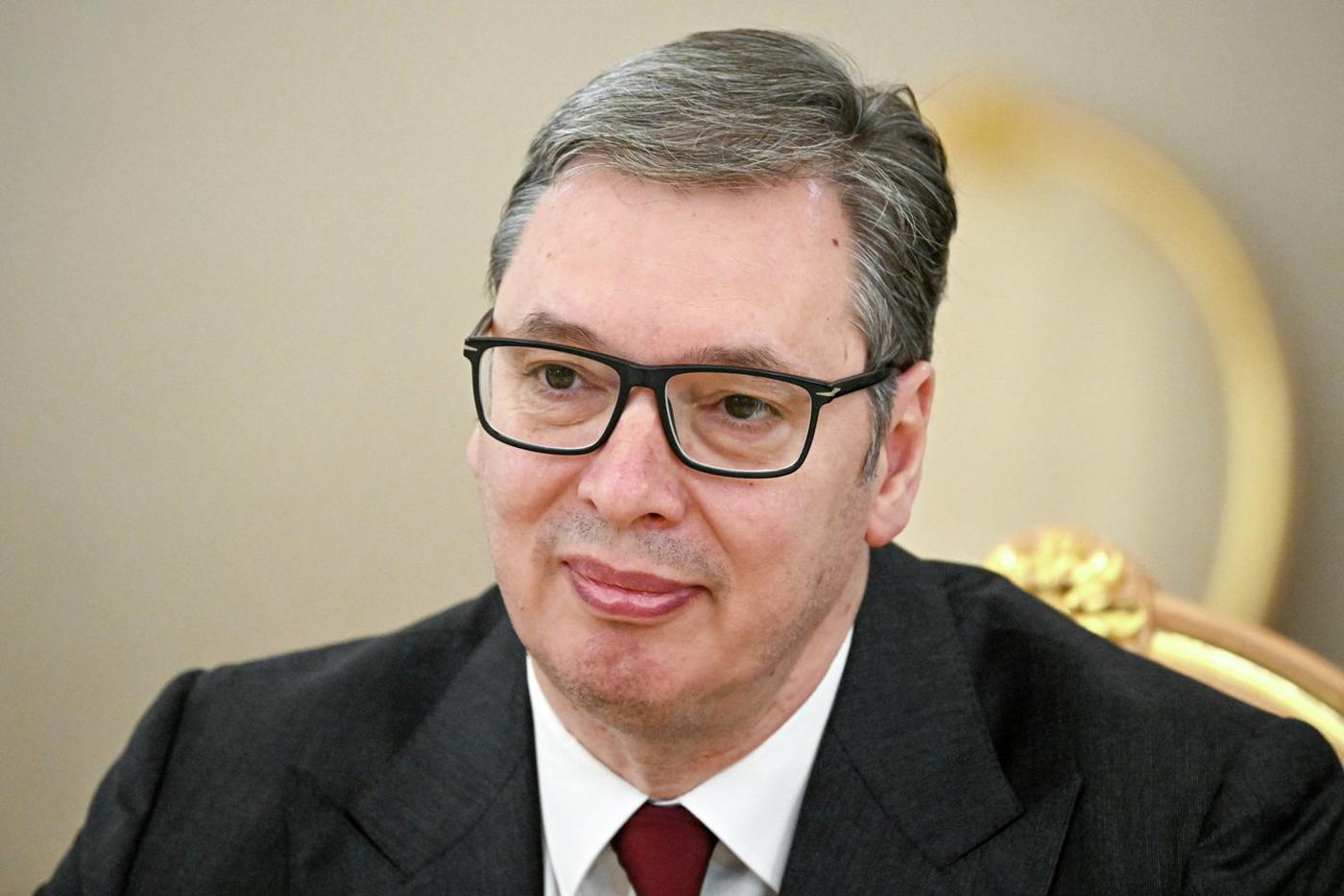Вучич оставил президентский пост и готовится к новым выборам