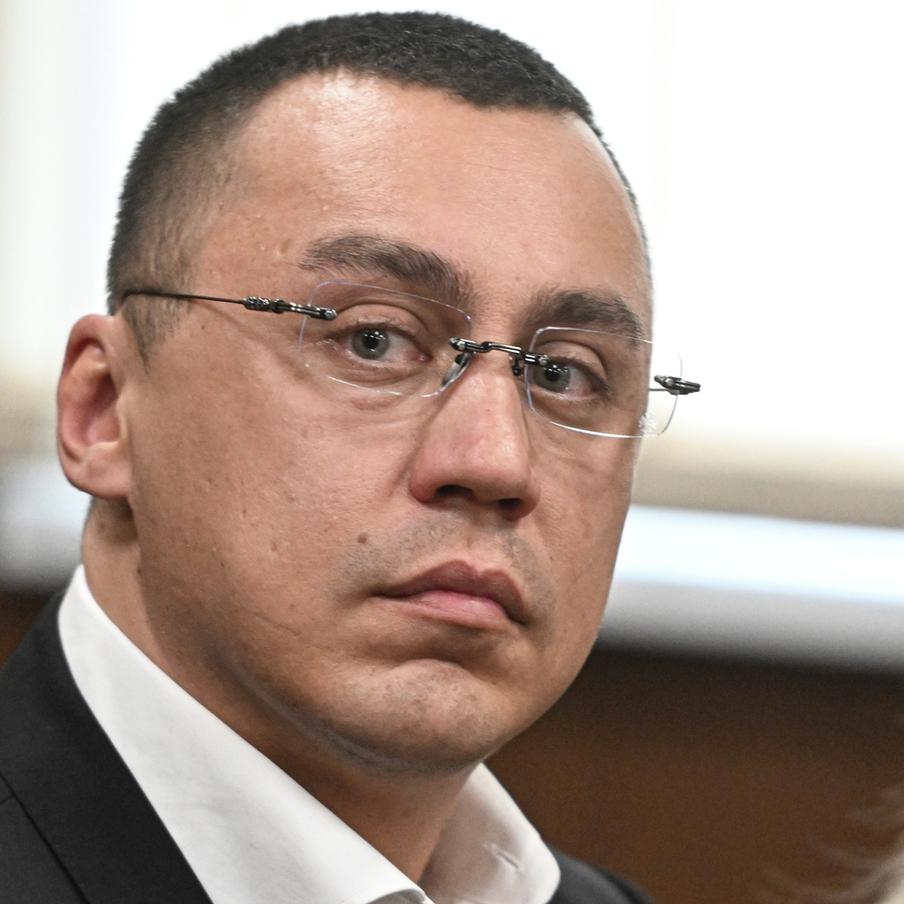Блогеру Портнягину грозит 5 лет колонии и крупный штраф. Предпринимателя обвиняют в отмывании денег. Также по делу проходит его супруга Екатерина и деловой партнёр Алексей Николаев. Долгое время Дмитрий Портнягин был известен как бизнес-блогер, автор книг, основатель закрытого сообщества для бизнесменов. В своё время он стал настоящей звездой соцсетей