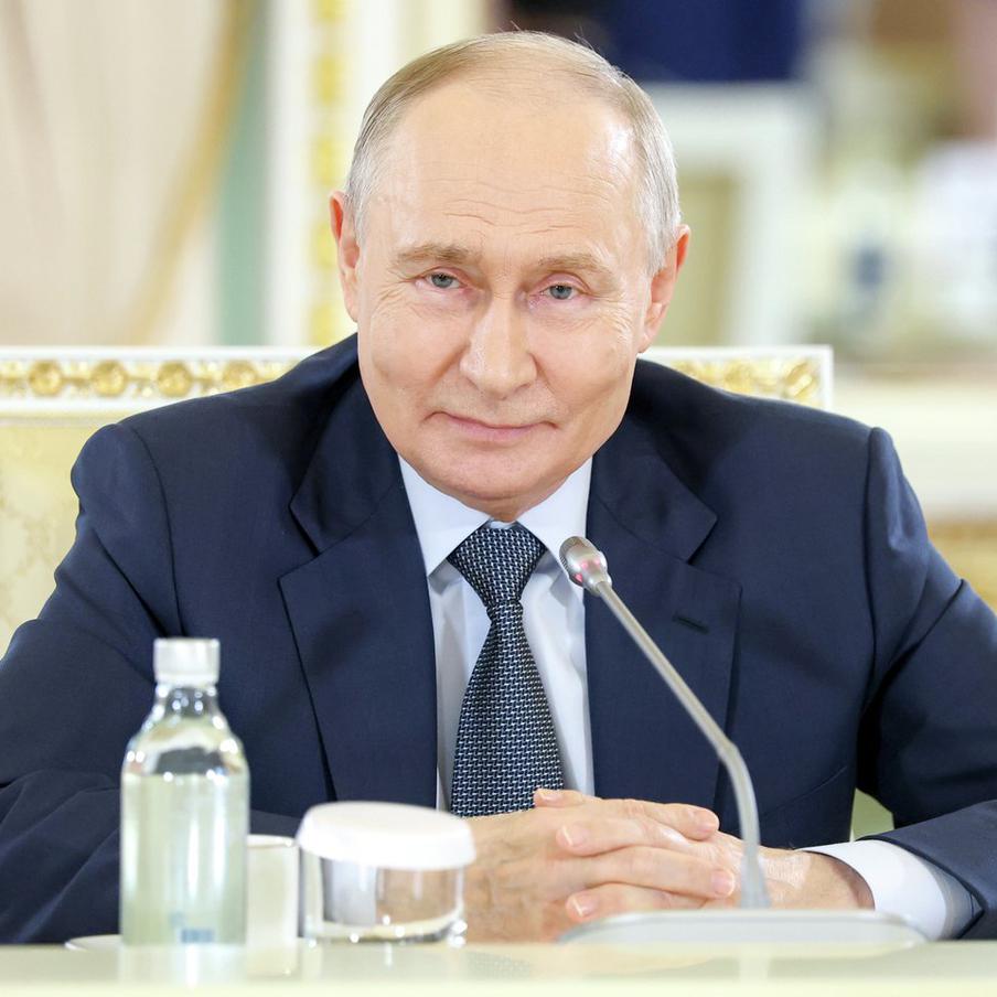 Путин обозначил ключевые задачи нового созыва Госдумы. Президент России в своём выступлении перед депутатами отметил участие жителей новых регионов в выборах и призвал парламентариев сосредоточиться на социальных обязательствах, поддержке бизнеса и запуске нового инвестиционного цикла