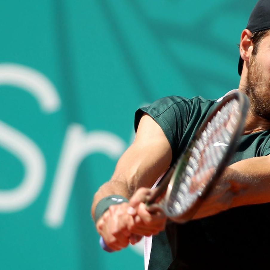 Хачанов обыграл Оже-Альяссима в первом круге China Open. Российский теннисист Карен Хачанов в двух сетах победил канадца Феликса Оже-Альяссима в матче первого круга турнира China Open. Встреча завершилась со счётом 6:3, 6:3