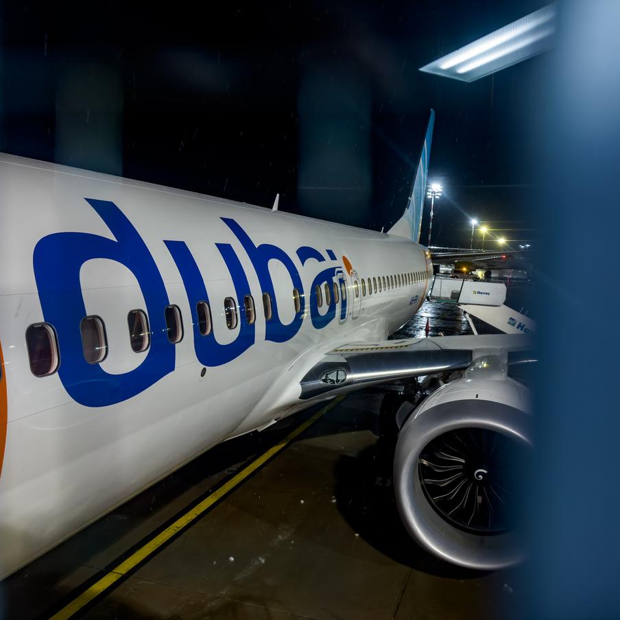 Россиянин и украинец не спасали рейс Flydubai - что случилось на самом деле. Сразу после чрезвычайного происшествия на борту воздушного судна, летевшего из ОАЭ в Израиль, появились данные, что в деле "замешаны" граждане двух государств. Поначалу говорили, что россиянин и украинец были виновны в произошедшем, затем они стали героями, посадившими самолёт. Но и эти данные оказались ложными
