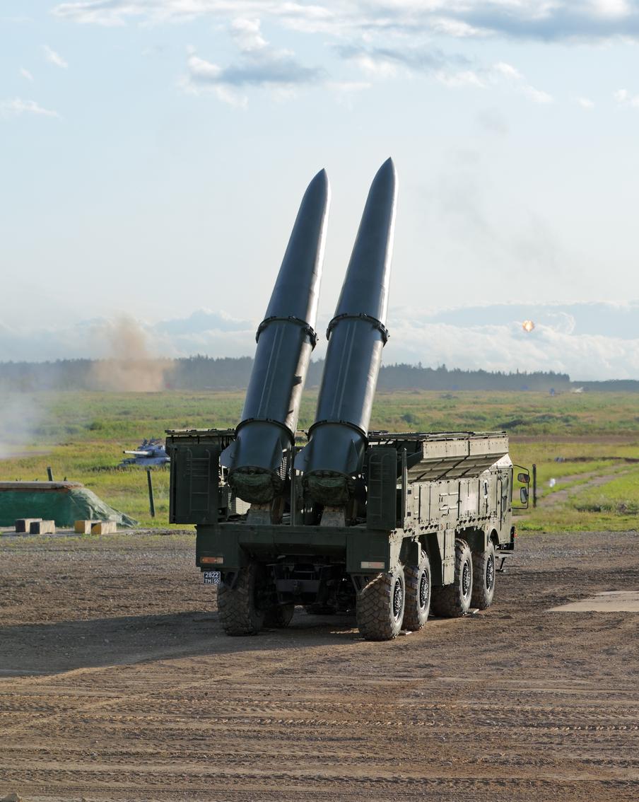 Российские военные представили новейший ракетный комплекс на учениях стран ОДКБ. Наземная установка "Изделие 347" с лёгкой многоцелевой управляемой ракетой (ЛМУР) была впервые продемонстрирована на полигоне Чебаркульский в ходе командно-штабных учений "Центр-2026". Она предназначена для поражения целей на расстоянии до 20 километров