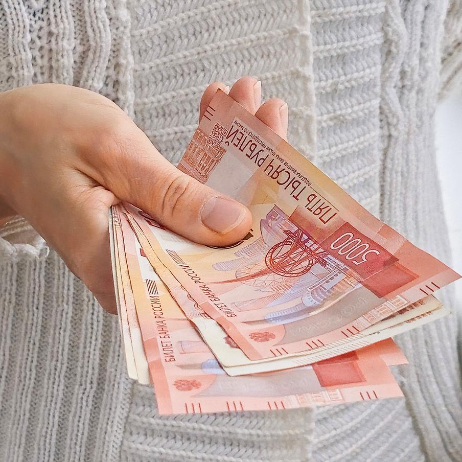 Россиянам рассказали, когда ждать индексации пенсий. Согласно официальной информации, в начале года будут заметно проиндексированы привязанные к размеру прожиточного минимума выплаты. Кроме того, в первом квартале вырастет положенное россиянкам единовременное пособие по рождению ребёнка