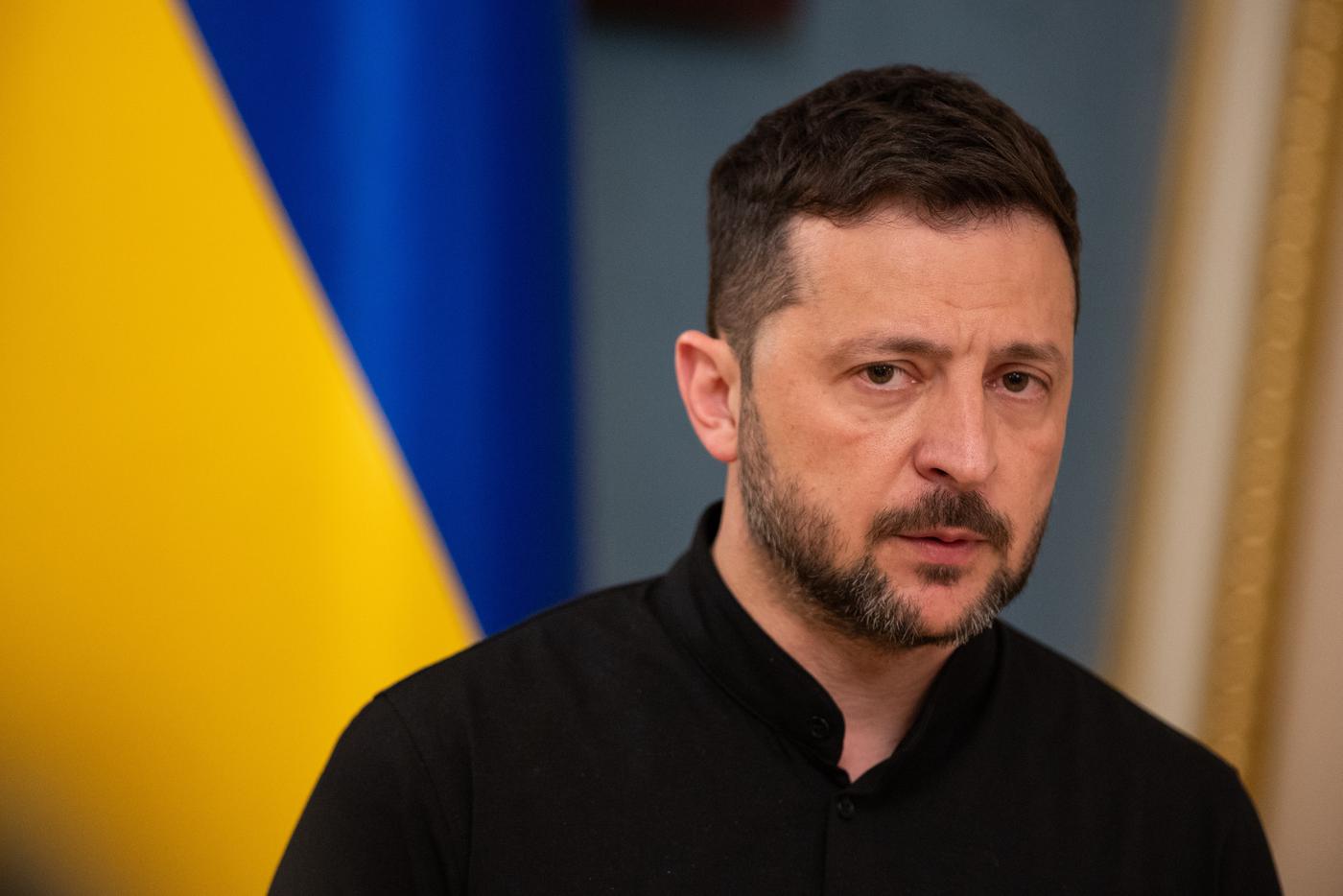 Зеленский готов к трёхсторонним переговорам