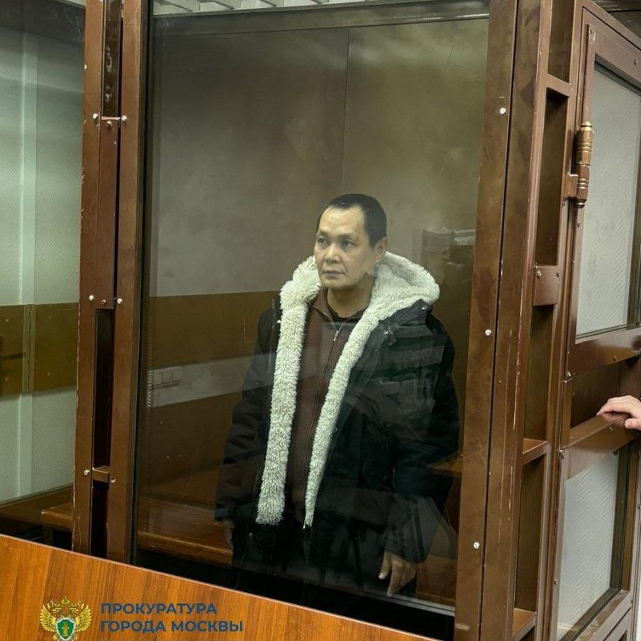 В Москве спустя 20 лет арестовали подозреваемого в расчленении женщины. Следствие установило личность 42-летнего мужчины, которого считают причастным к преступлению 2006 года. Тогда после нападения на женщину её тело расчленили, а части обнаружили в разных районах столицы
