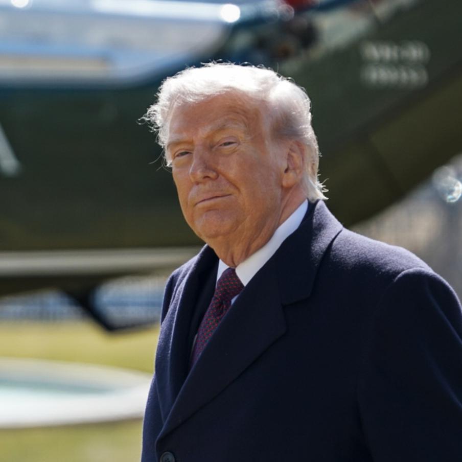 Почему Трамп согласился снять часть санкций с России. Сделка по закупке российского дизеля между РФ и США была заключена после того, как между Вашингтоном и Киевом возникли разногласия относительно допустимых целей для украинских операций. Дональд Трамп счёл подход Зеленского слишком радикальным