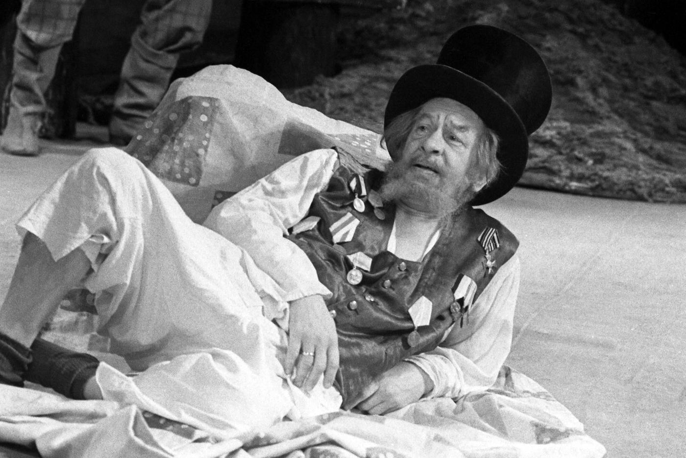 На выставке в честь 100-летия Евстигнеева расскажут байки о его таланте и забывчивости