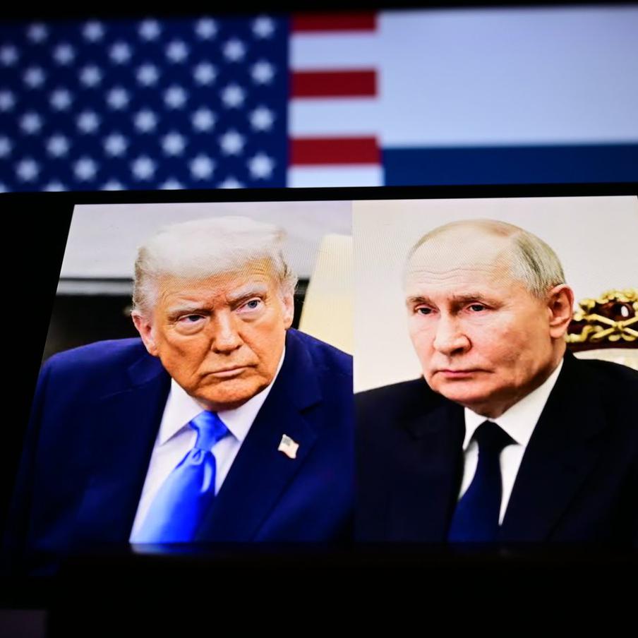 В США рассказали о планах развивать экономическое сотрудничество с РФ. Американские власти планируют предложить российскому руководству сразу несколько подготовленных действующей администрацией США экономических проектов. При этом в Вашингтоне рассчитывают параллельно с этим урегулировать продолжающийся на Украине конфликт