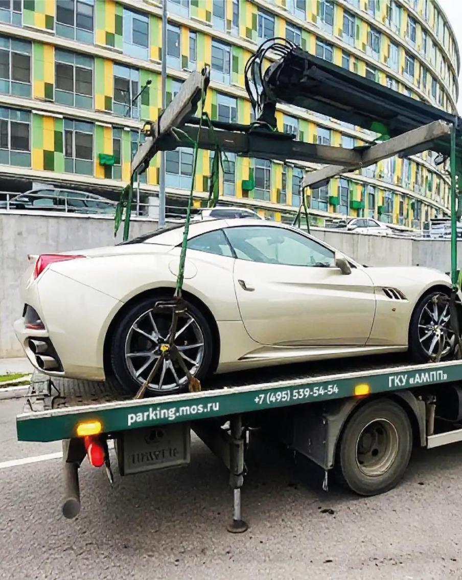Максим Ликсутов: почти 17 тысяч автомобилей, повторно нарушивших правила парковки, переместили на спецстоянки с начала года
