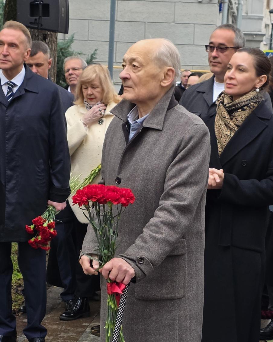 Михаил Лавровский на открытии памятника Марису Лиепе.