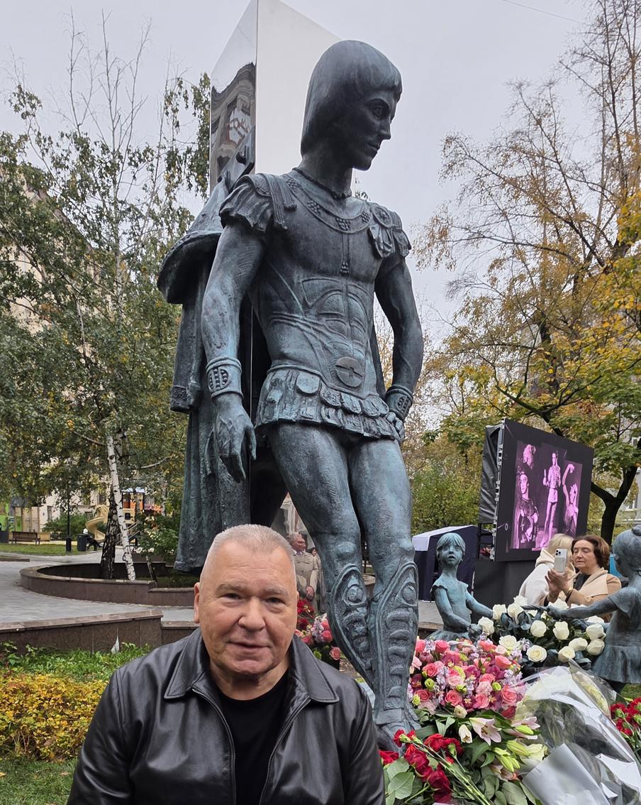 Скульптор Александр Рукавишников, автор памятника Марису Лиепе.
