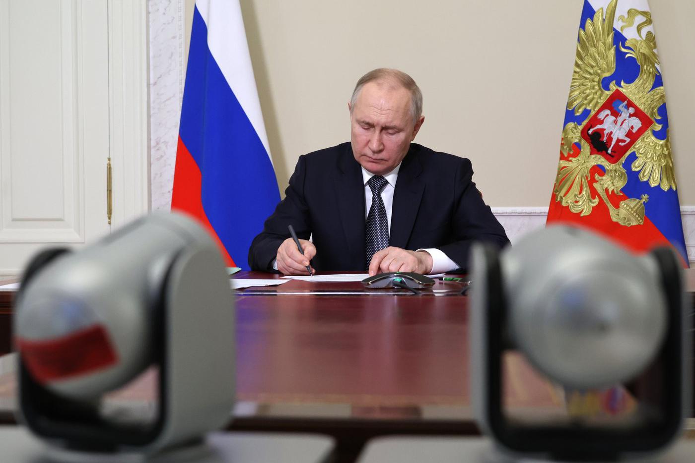 Путин ввёл новые ограничения для стратегических компаний за рубежом