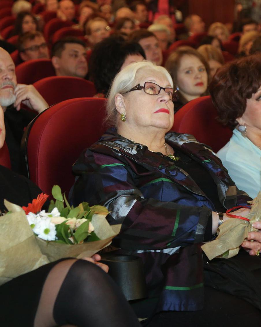 Лидия Федосеева-Шукшина в реанимации и не может вспомнить своего имени. Стало известно о тяжёлом состоянии народной артистки РСФСР. 14 октября её экстренно доставили в реанимацию из-за сердечных проблем