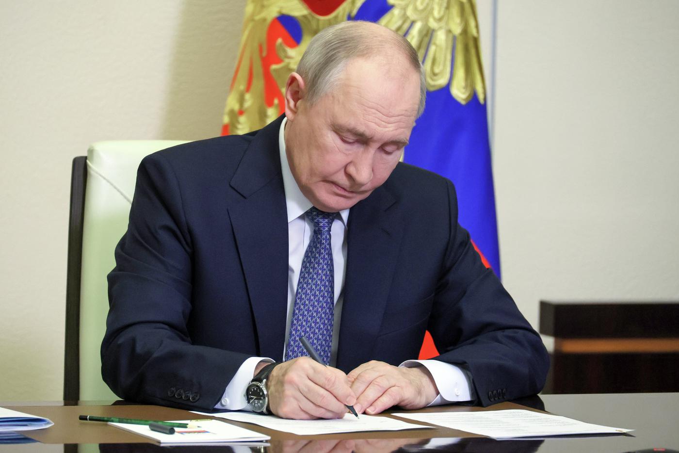 Путин предоставил гражданство РФ итальянскому репортёру и канадскому хоккеисту