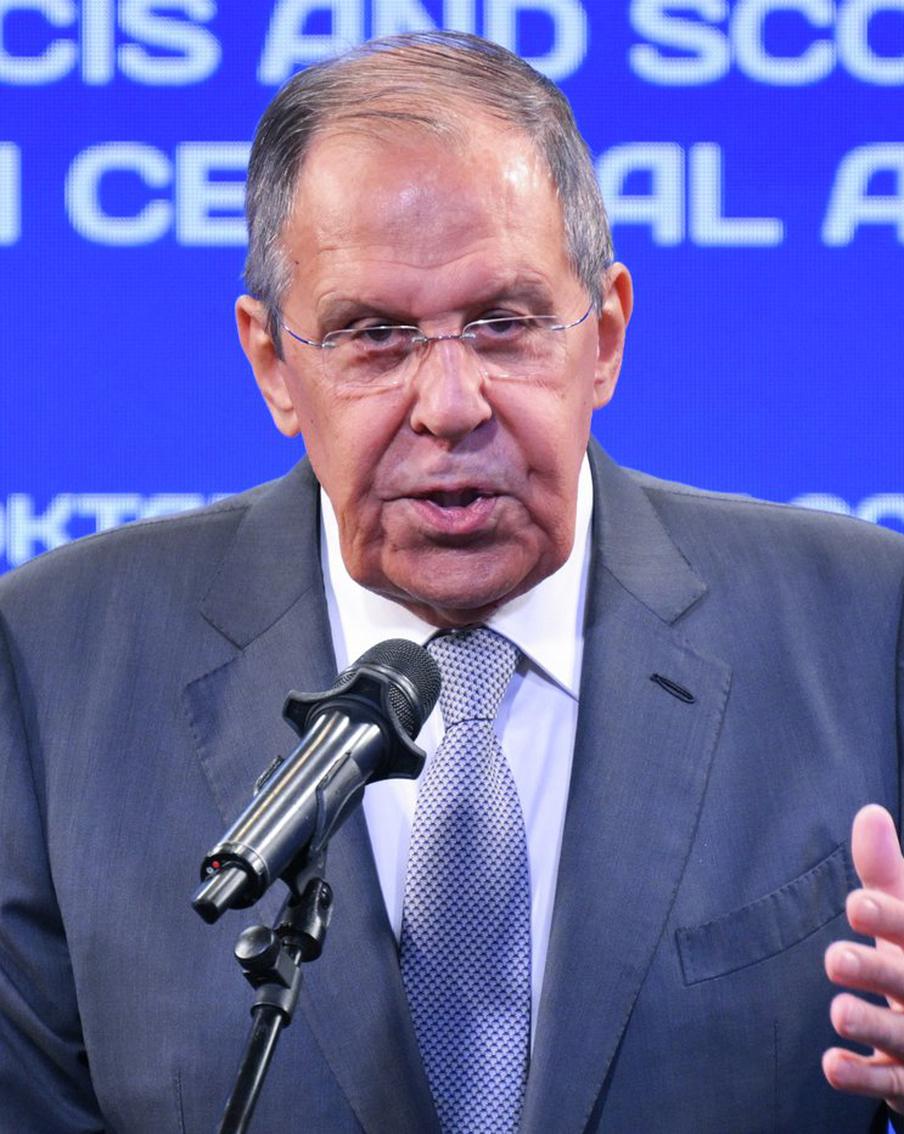 Лавров: Россия продолжит помогать Афганистану экономически и гуманитарно. Москва продолжит поддержку Кабула. С таким заявлением выступил министр иностранных дел России на конференции ОДКБ, СНГ и ШОС по вопросам безопасности в Центральной Азии и Афганистане