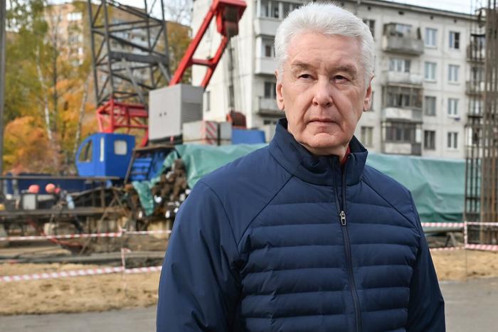 "Чистое небо" над Москвой: как в столице убирают под землю провода линий электропередачи