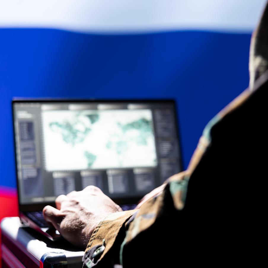 На Украине назвали главную угрозу ВСУ со стороны российской армии. Одна из последних отечественных разработок в области спутниковой связи позволит ВС РФ успешно справляться с любыми технологиями, имеющимися сейчас в распоряжении украинских боевиков. Её уже называют вызовом для Незалежной