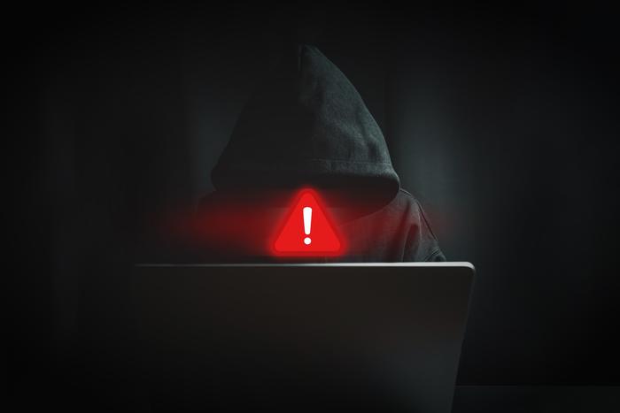 Как мошенники в России обманывают врачей: жертвой аферистов стала педиатр из Воронежа