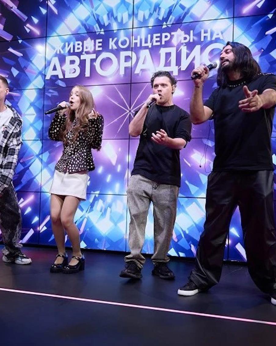 Группа "Корни" раскрыла планы на 25-летний юбилей и представила фит с блогером