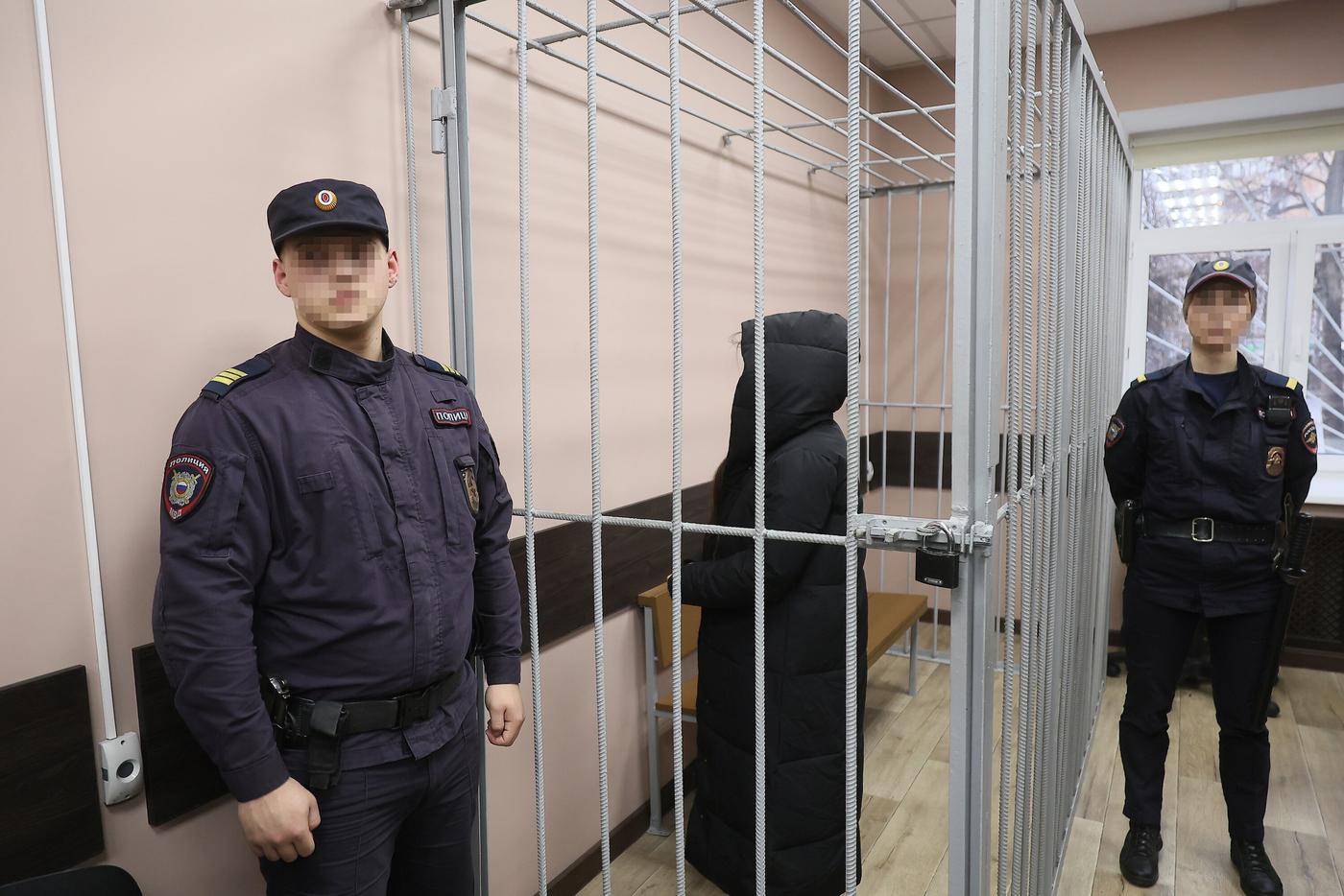 Убийство, потрясшее Москву: суд направил плачущую вебкамщицу в СИЗО