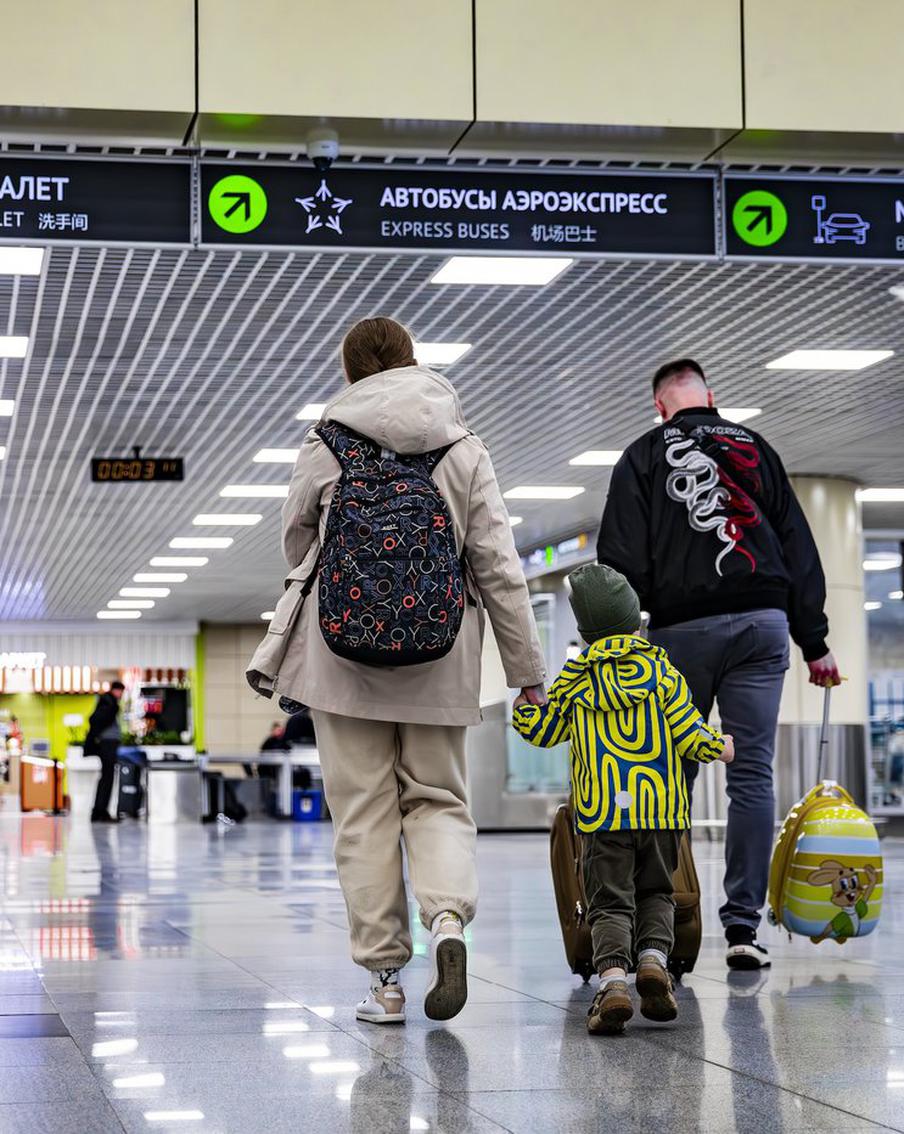 До 70% релокантов вернулись в Россию. Поделившийся с журналистами статистическими данными депутат Госдумы также назвал и основные причины обратной релокации россиян. Как считает парламентарий, нормально жить соотечественникам помешали бюрократические трудности, финансовые проблемы и отсутствие сервиса