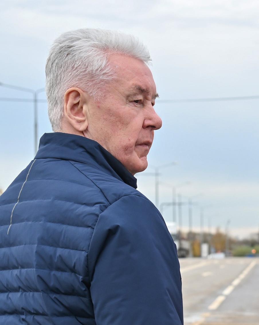 Собянин рассказал о планах строительства в Москве спортивных объектов. В рамках программы "Спорт Москвы" на эту и другие задачи будет выделено свыше 432 миллиардов рублей из бюджета столицы на 2027–2029 годы. Реализация этих планов расширит возможности жителей города для занятий спортом независимо от сезона и расстояния, ведь созданные объекты будут размещаться в шаговой доступности