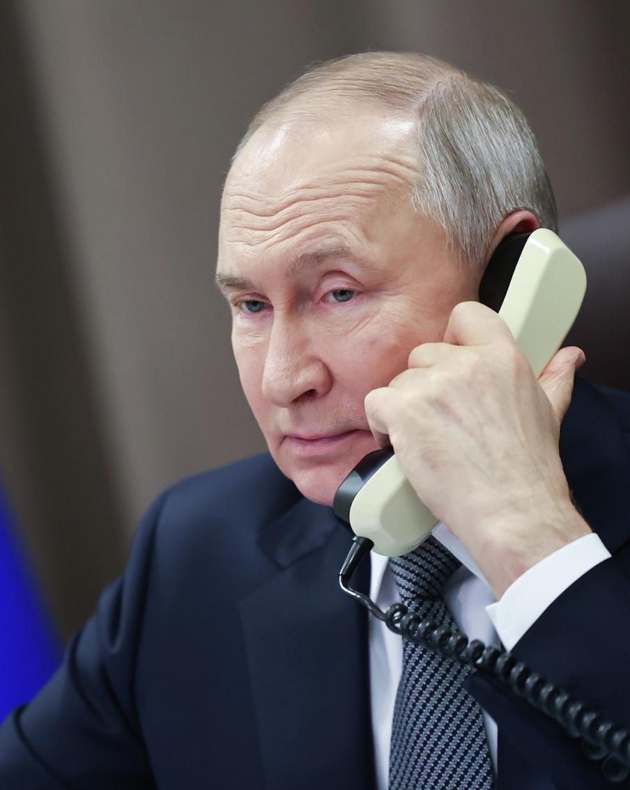 Владимир Путин провёл телефонный разговор с лидерами Финляндии и Норвегии. Беседа состоялась по инициативе европейских государств в преддверии предстоящих трёхсторонних переговоров в ОАЭ. Лидеры стран ЕС назвали разговор откровенным и содержательным. Кремль готовит отдельное сообщение относительно прошедшей беседы