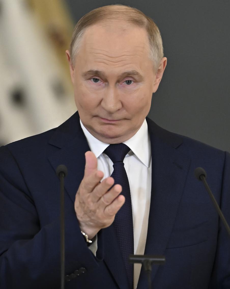 Путин напомнил Стуббу и Стёре об Алёшках и первопричинах конфликта на Украине. Пресс-секретарь российского лидера Дмитрий Песков выступил с заявлением о прошедшем между лидерами России, Финляндии и Норвегии телефонном разговоре. Ранее сообщалось, что беседа состоялась по инициативе представителей Евросоюза