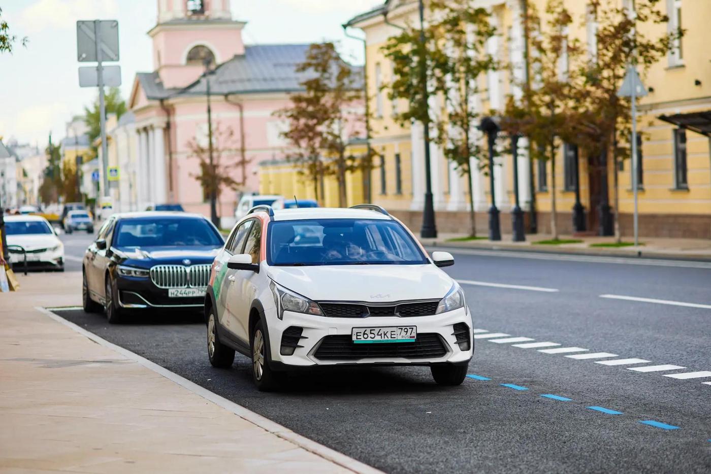 Динамический тариф на парковку станет доступен для автомобилистов ещё на 236 улицах с 17 декабря
