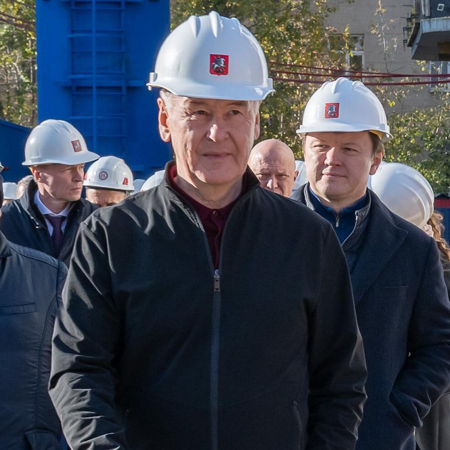 Собянин: более 500 тысяч жителей Москвы начнут переселение по программе реновации к концу 2029 года. Программа реновации, напоминает мэр столицы, это одновременно важнейший социальный и крупный градостроительный проект города. Благодаря ему в комфортное жильё переедут около миллиона жителей Москвы, но это не всё. Программа реновации позволяет формировать современный и эстетичный облик районов столицы