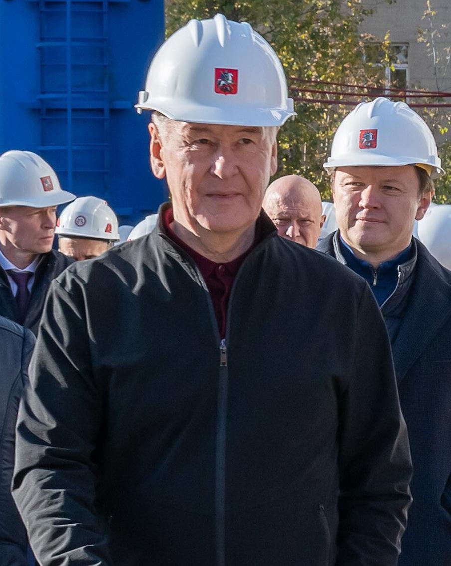Собянин: более 500 тысяч жителей Москвы начнут переселение по программе реновации к концу 2029 года. Программа реновации, напоминает мэр столицы, это одновременно важнейший социальный и крупный градостроительный проект города. Благодаря ему в комфортное жильё переедут около миллиона жителей Москвы, но это не всё. Программа реновации позволяет формировать современный и эстетичный облик районов столицы